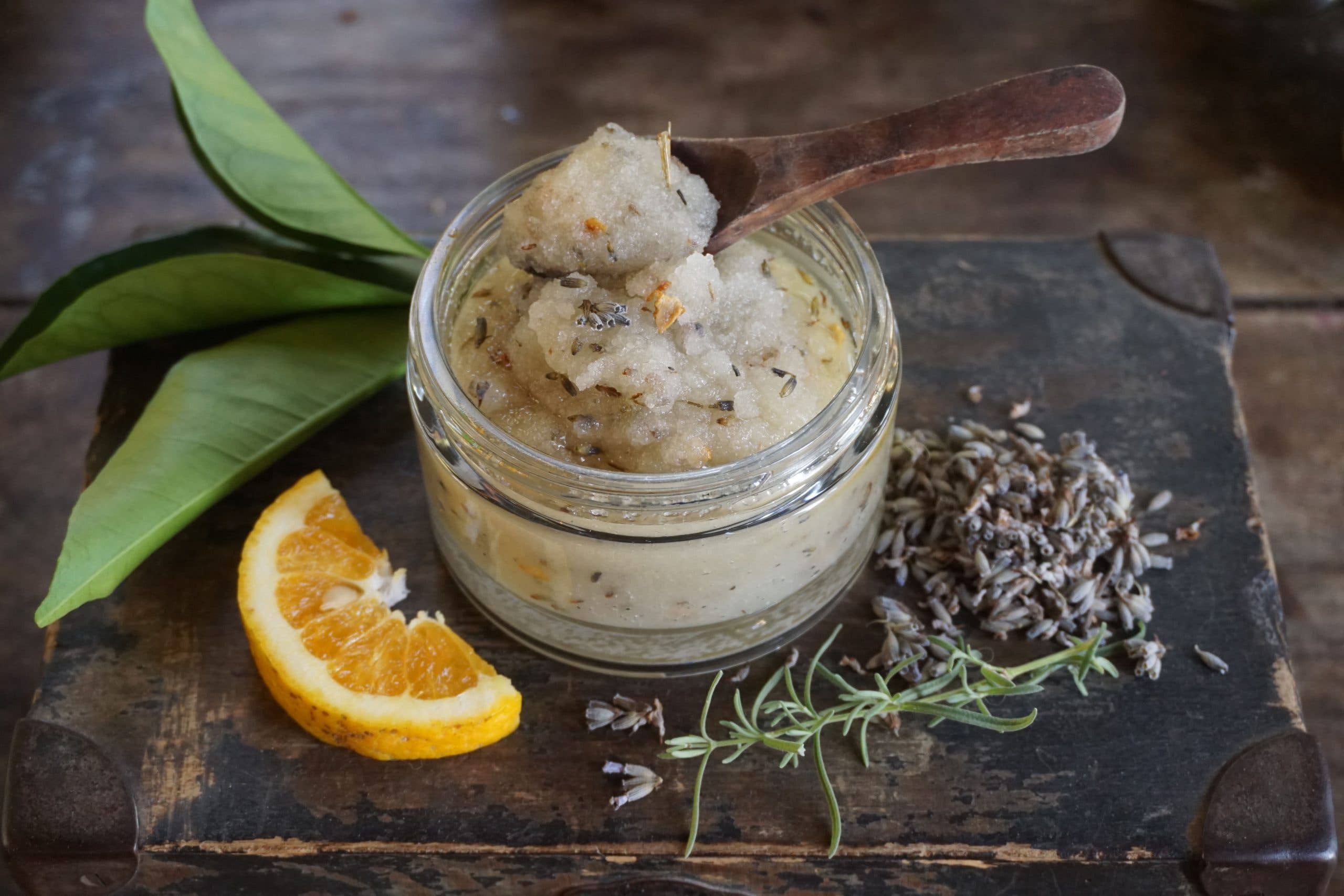 PRE-ORDER Lichaamsscrub oranjebloesem en lavendel - La Selva Positana - 350g