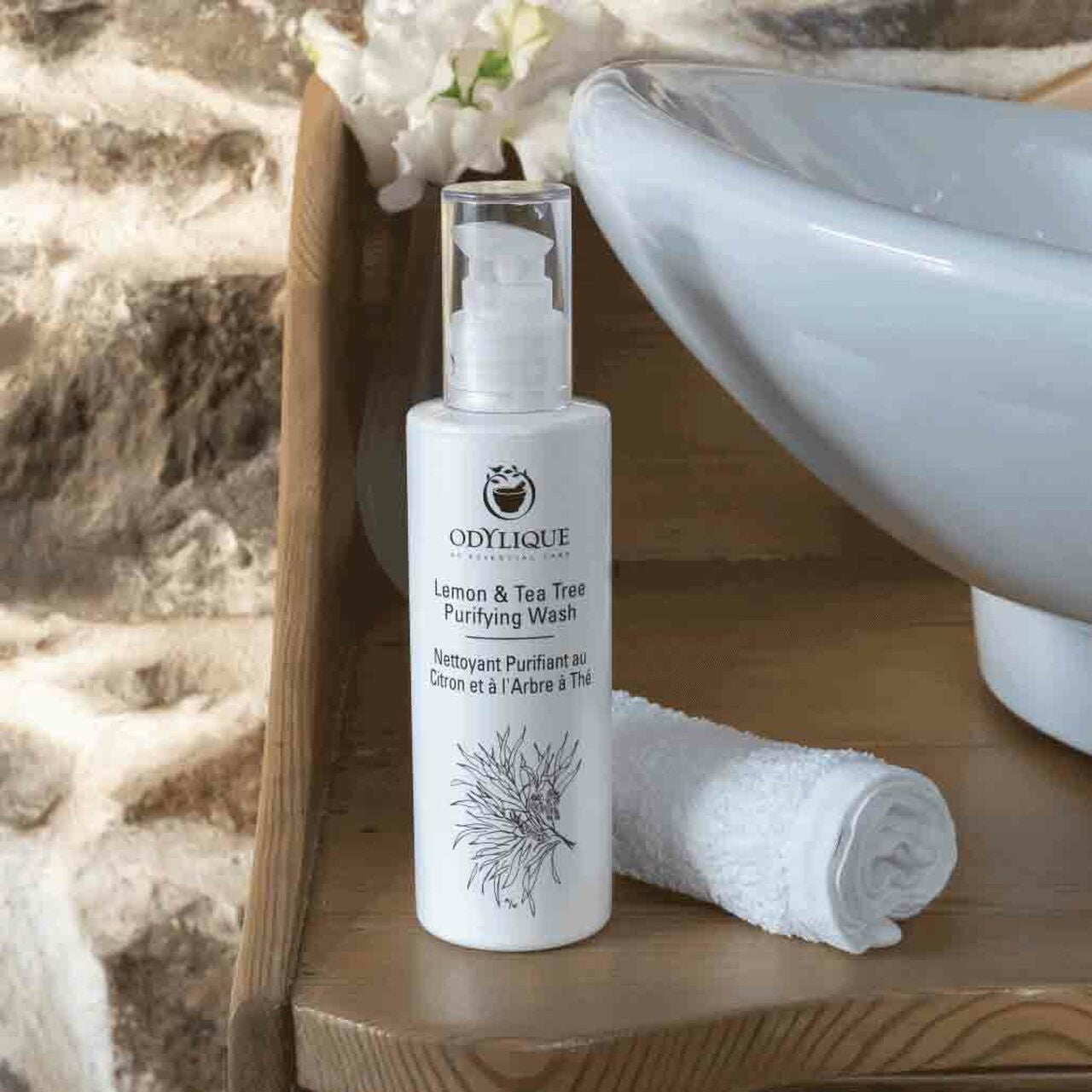 Lemon & tea tree Purifying Wash Odylique - milde reiniger voor normale tot vette huid
